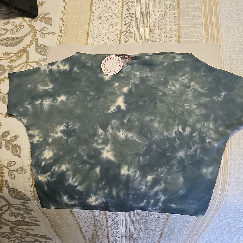 Umgee Green and White Short Sleeve Top